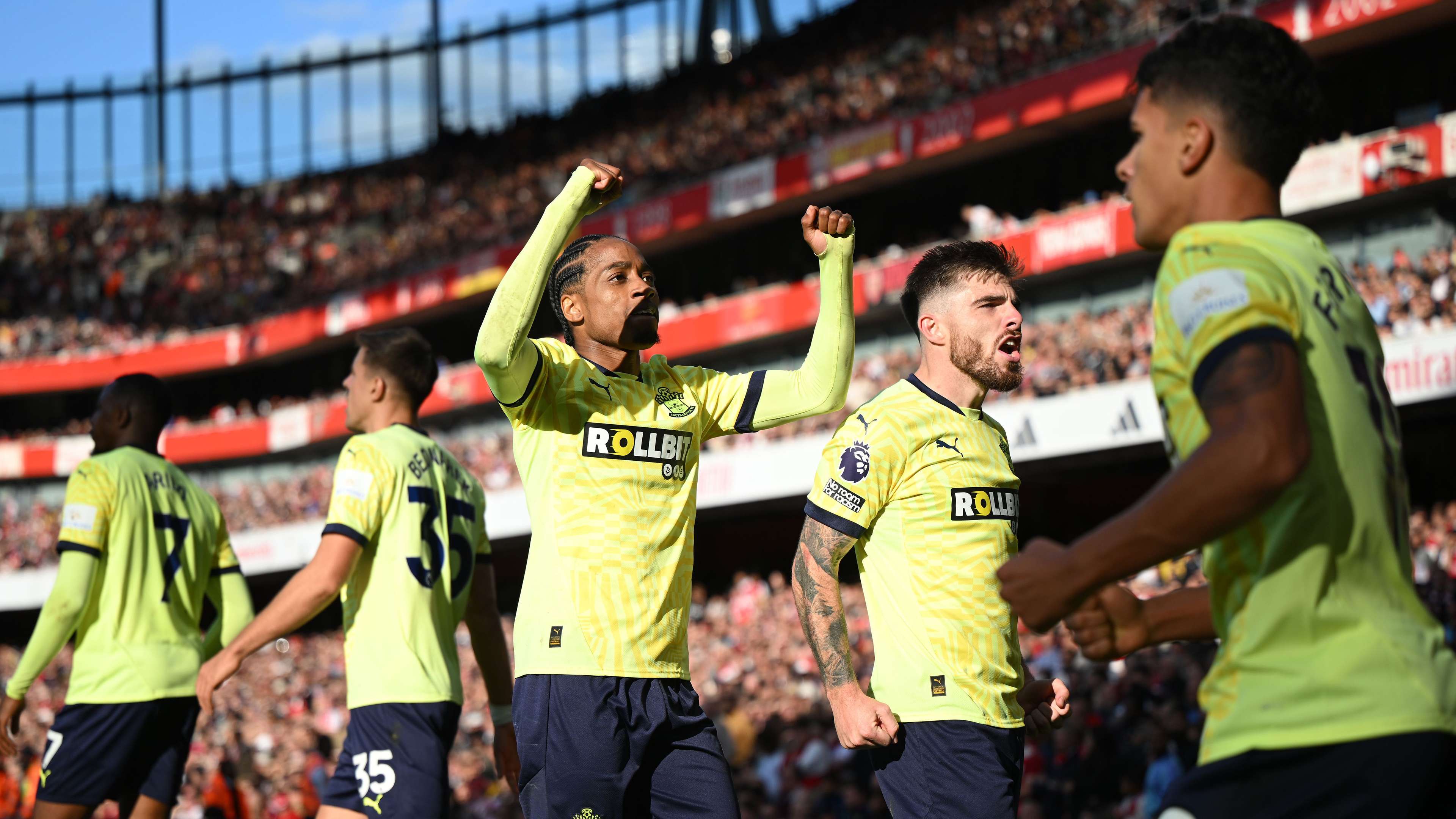 假期收官激情四溢 利物浦勒沃库森AC米兰单场大战狂轰六球