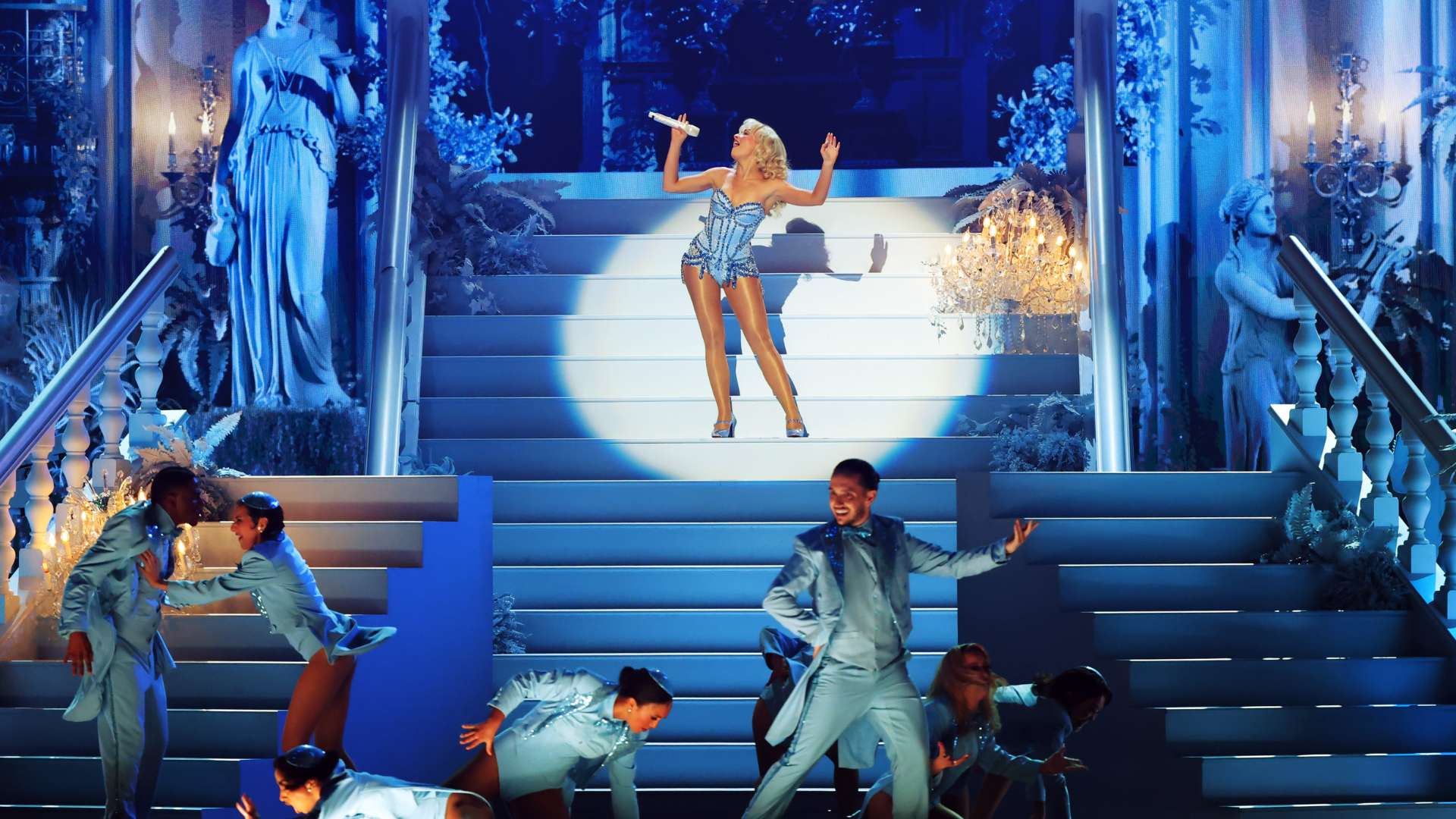 阿紮爾稱齊達內最偉大，米克爾和梅西次之.